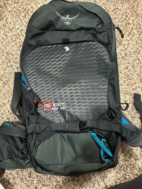 OSPREY Kamber 22 Backpack Gray with Teal Accents